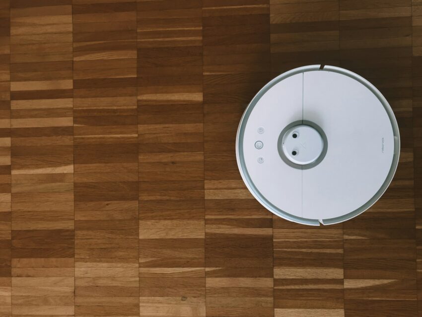 white round ceiling light turned off